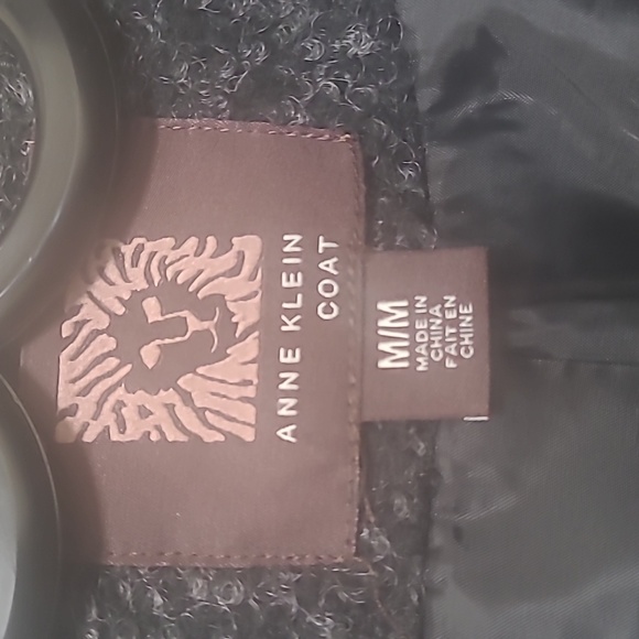 Anne Klein coat - Picture 2 of 9